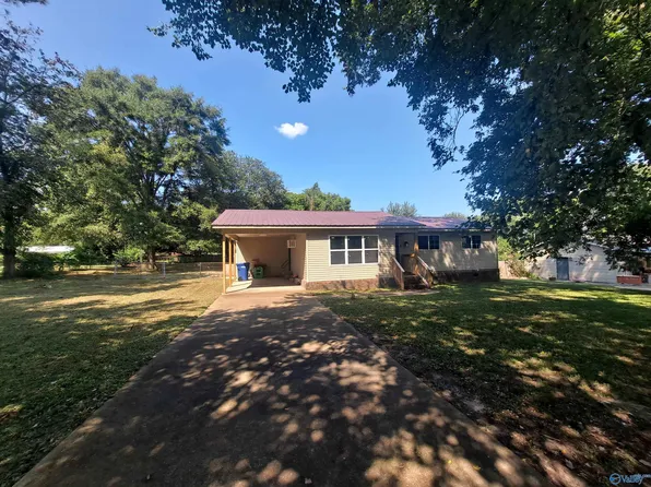 300 Katherine Dr, Albertville, AL 35951
