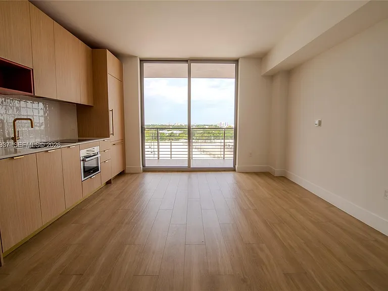 90 NE 32nd St #824 — Photo 3