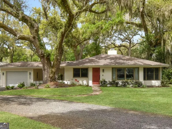 205 Youngwood Dr, Saint Simons Island, GA 31522