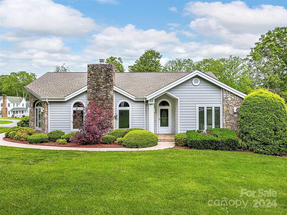 1st image of 26 Windmeadow Dr