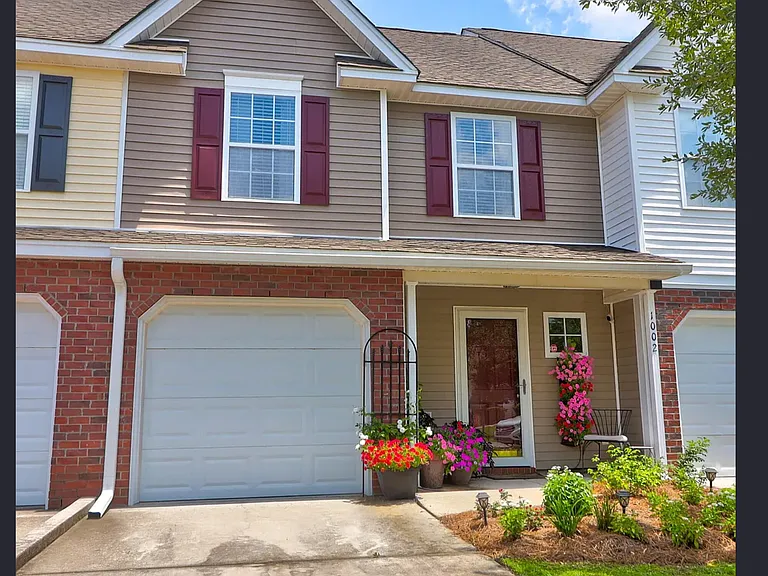 1002 Poplar Grove Pl — Photo 1
