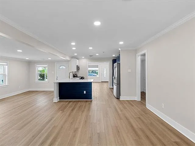 1308 Carnation Ave — Photo 4