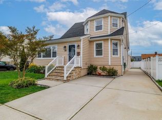 120 Nassau Ave, Freeport, NY 11520