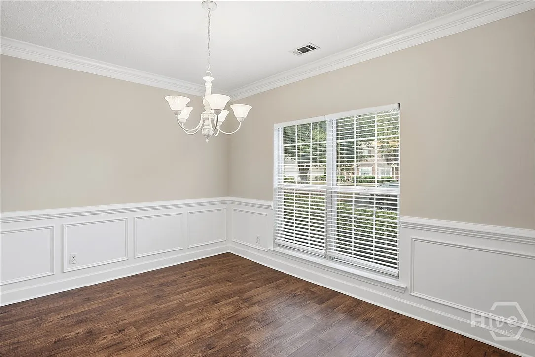 3 bed, 2.5 bath, 1494 sqft, $1,950 — Photo 3