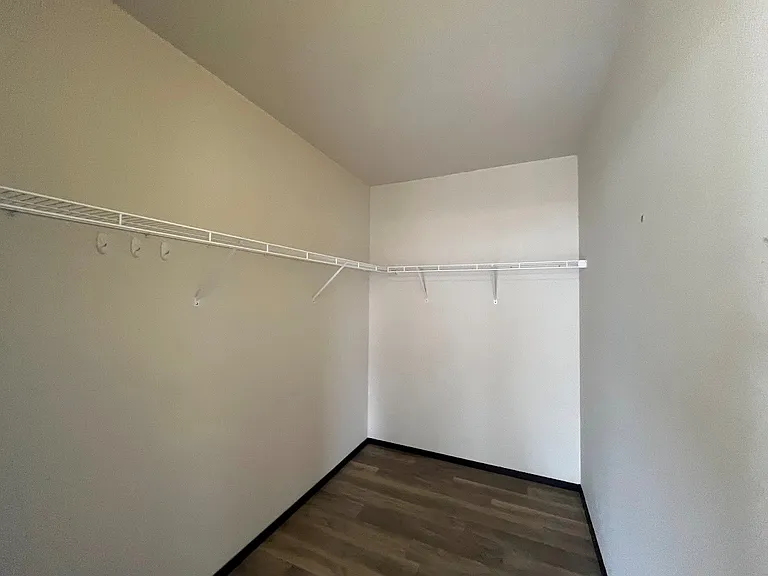 Galaxie High Rise Apartments — Photo 46