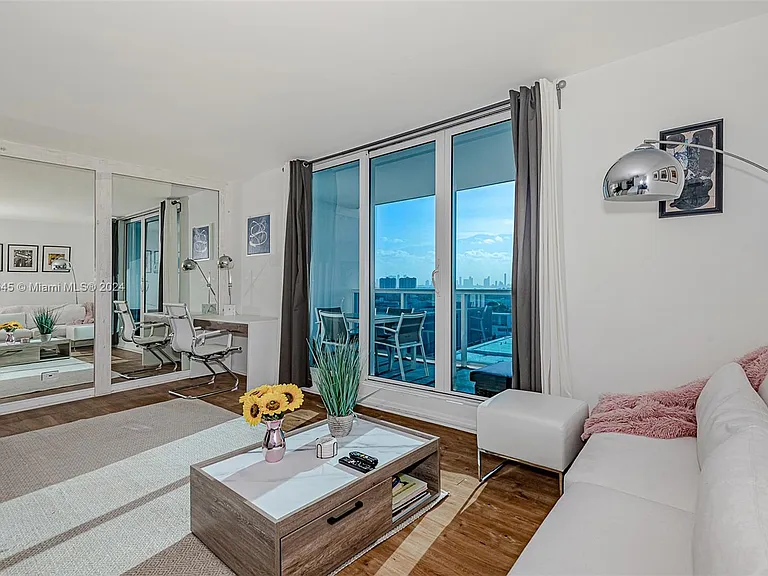 2301 Collins Ave #1230 — Photo 10