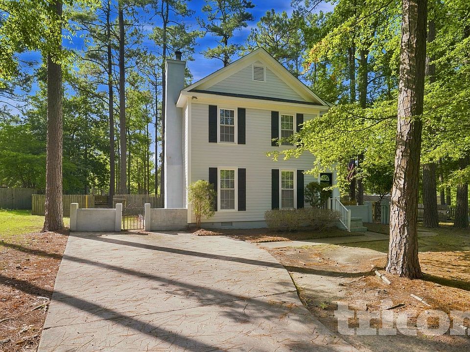 1st image of 18 Hillpine Ct