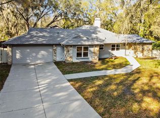 8610 Hibiscus Dr, Temple Terrace, FL 33637