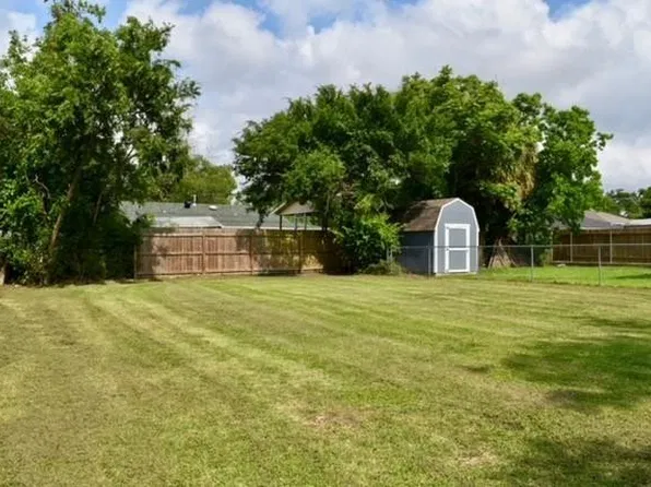 4617 Metropolitan Dr, New Orleans, LA 70122