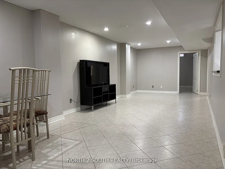 12 Villandry Cres #BASEMENT — Photo 11