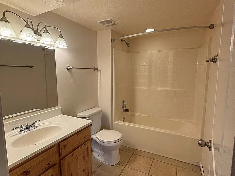 303 N 100 W #B — Photo 18