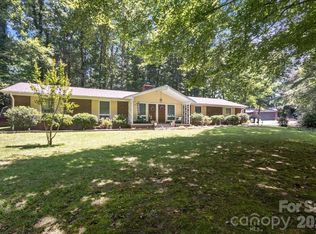 106 E Laurel Ln, Etowah, NC 28729