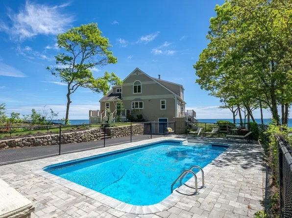 54 Harlows Lndg, Plymouth, MA 02360