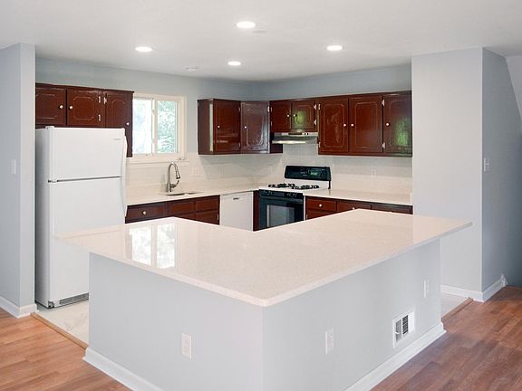 2nd image of 5105 Richardson Dr