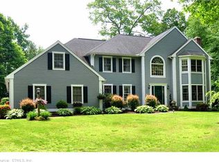 19 Great Oak Ln, Unionville, CT 06085