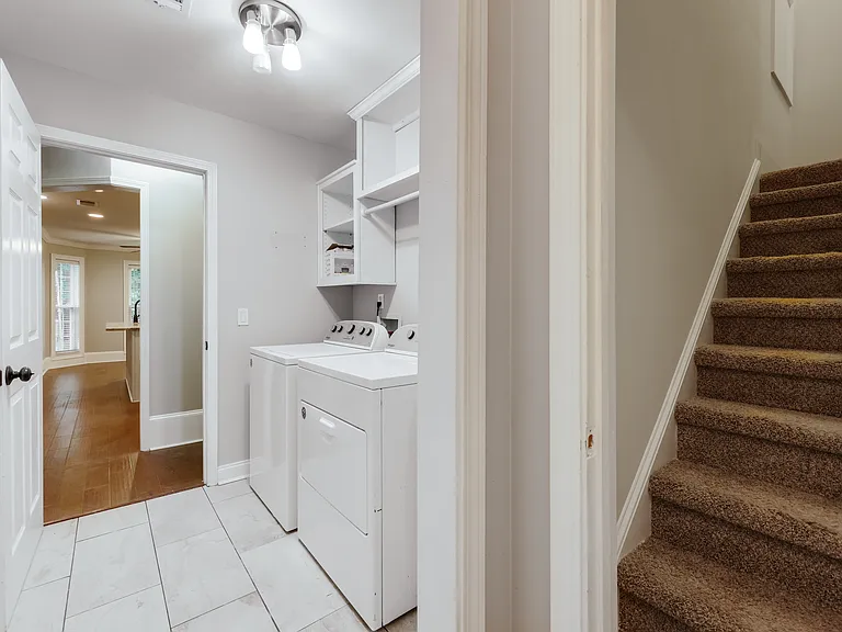 183 Oak Meadows Dr — Photo 25