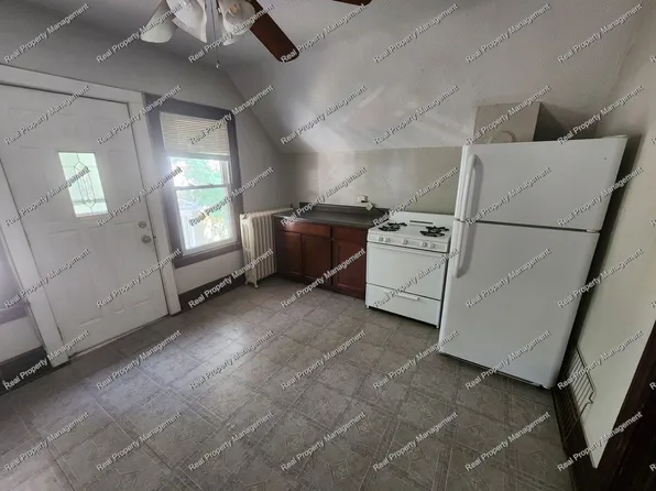 607 Valparaiso St APT 3, Valparaiso, IN 46383