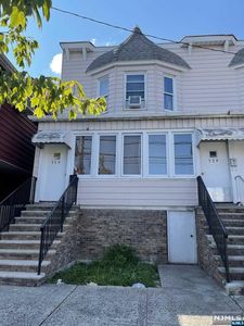 579 Boulevard, Bayonne, NJ, 07002