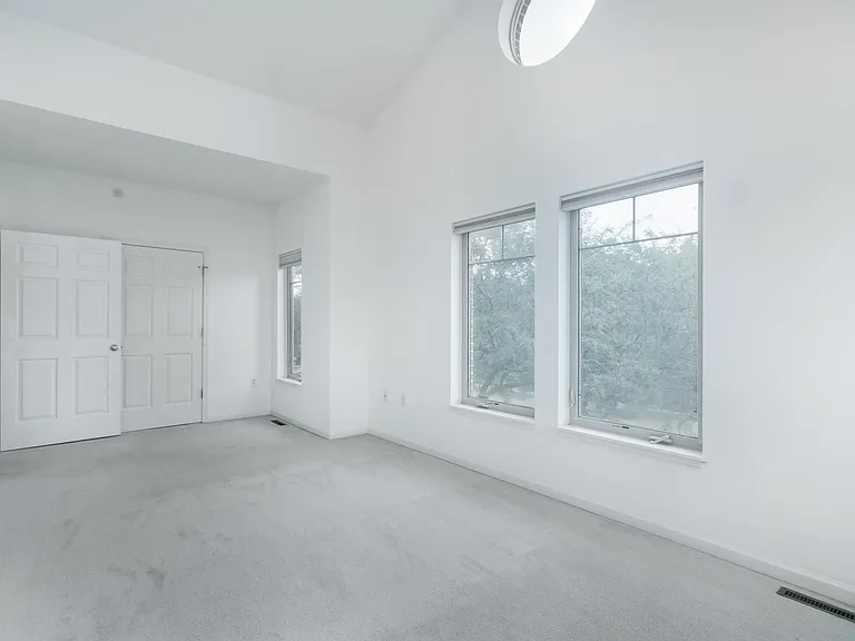 602 N Midvale Blvd — Photo 16
