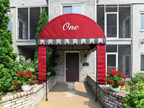 1 Cherokee Cir Unit 102, Madison, WI 53704