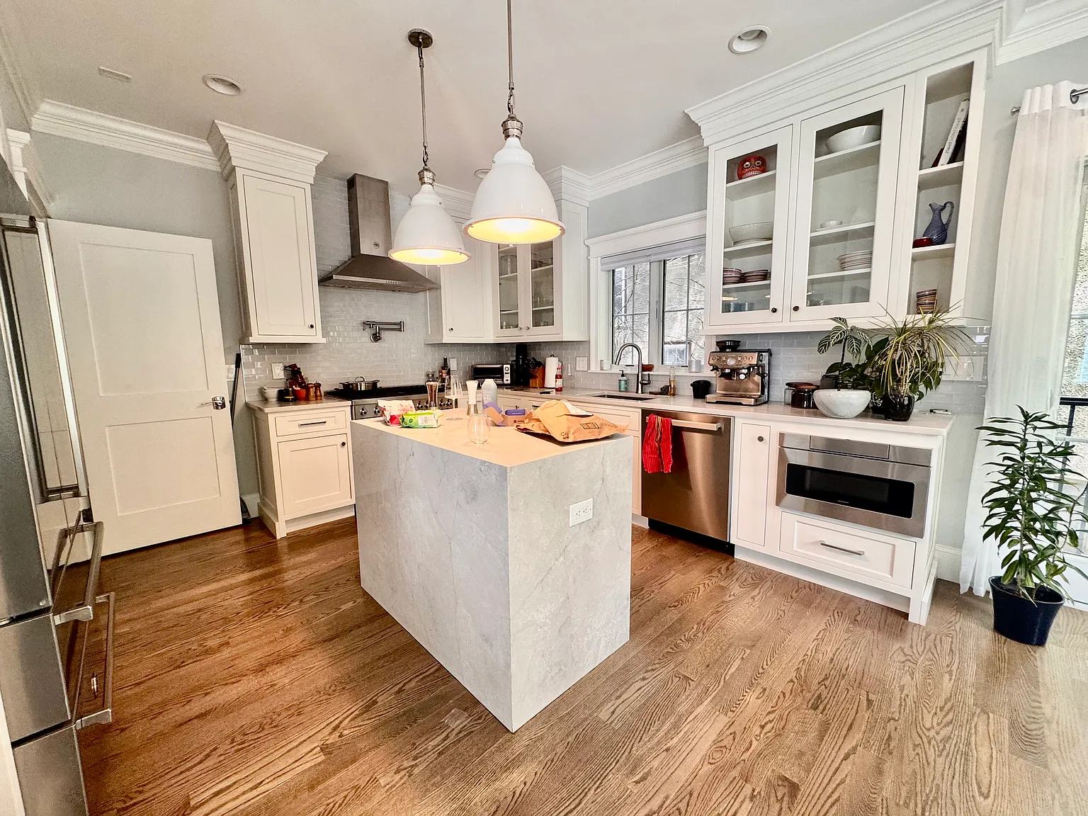 4 bed, 3.5 bath, 2000 sqft, $9,000 — Photo 4