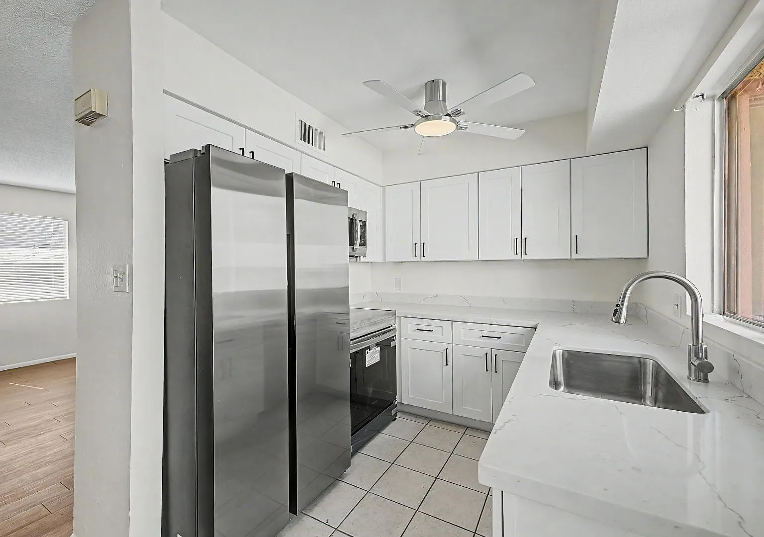 3 bed, 2.0 bath, 1176 sqft, $1,999 — Photo 1