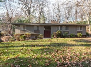 5 Lantern Ln, Natick, MA 01760