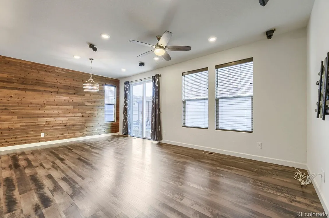 3 bed, 2.5 bath, 2820 sqft, $2,950 — Photo 4