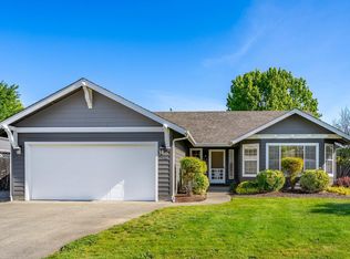 2956 Golden Aspen Dr, Grants Pass, OR 97527