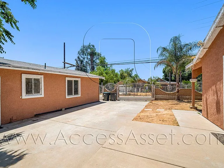 23865 Goetz Dr — Photo 22
