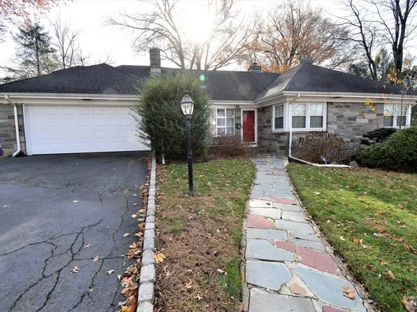 26 Elmwood Ter, Elmwood Park, NJ 07407