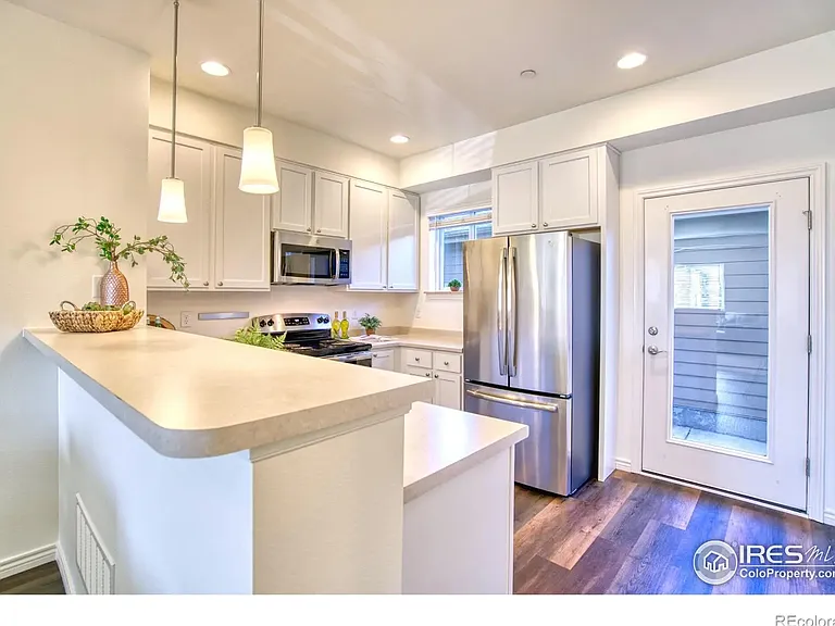 314 N Parkside Dr #E — Photo 4