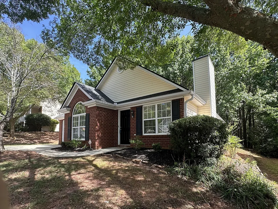 161 Cedar Rock Trce