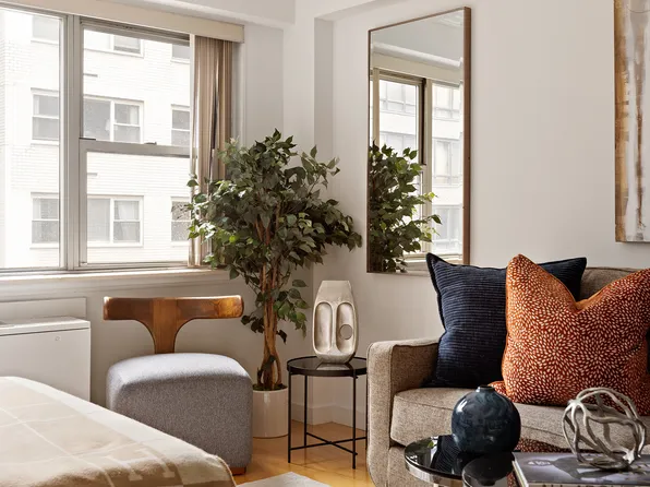 330 East 49th Street 9C image 2 of 12