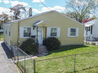 17 McBride St, Springfield, MA 01104