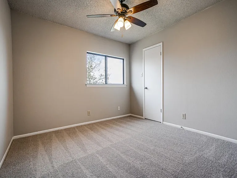 7318 Belmede Ct — Photo 10