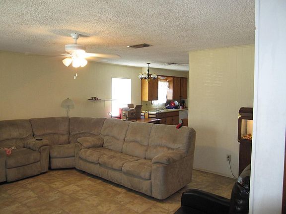 3rd image of 531 Clearfield Dr
