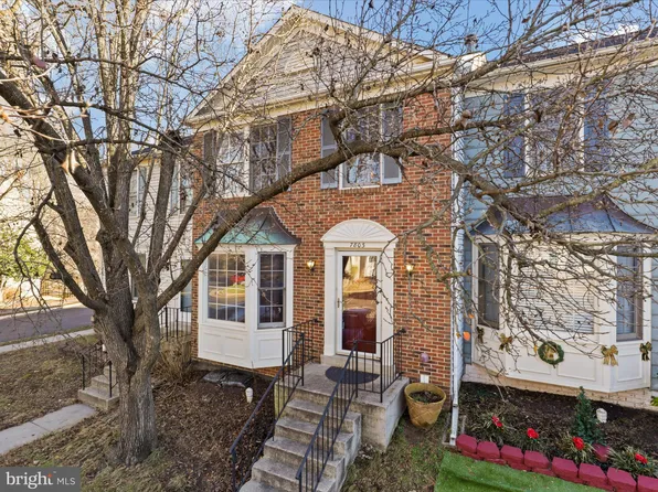 7803 Lambkin Ct, Lorton, VA 22079