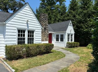 67 Grove Point Rd, Westport, CT 06880