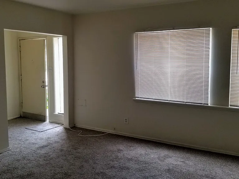 701 Gayley Ave — Photo 2