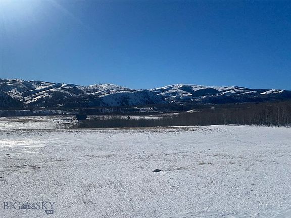 3rd image of 26 Bear Paw Trl