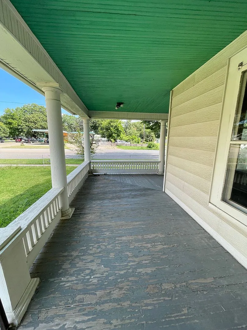 615 E 6th Ave. in Emporia, KS 66801. — Photo 3