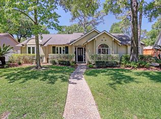 819 Patchester Dr, Houston, TX 77079