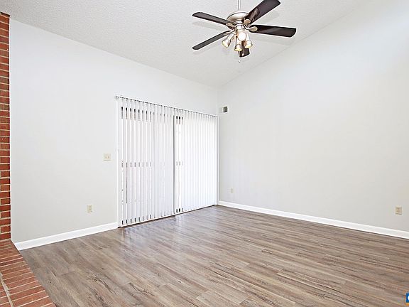 3rd image of 103 Turtle Creek Rd APT 9