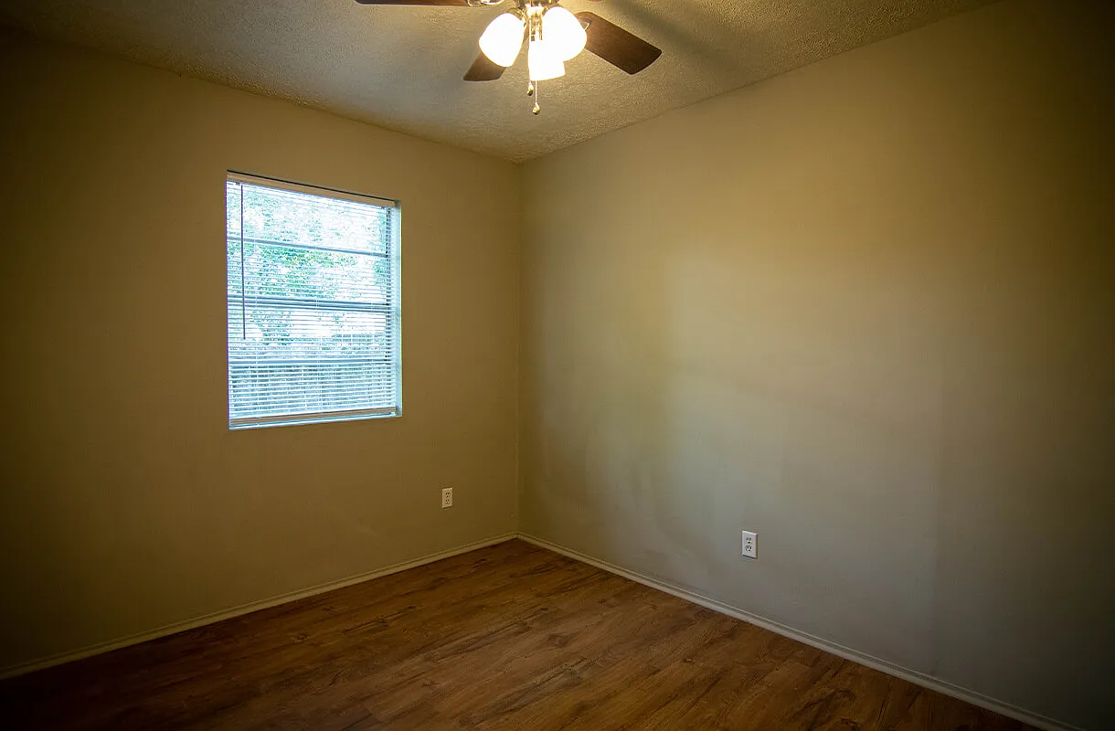 Oakley Apartments — Photo 4