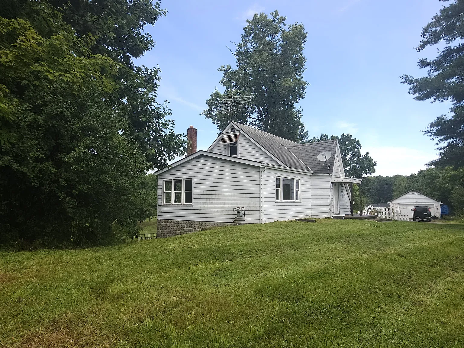 4 bed, 2277 sqft, $3,250 — Photo 2