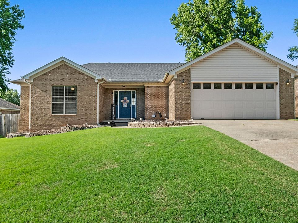 1st image of 1304 Riverwood Dr