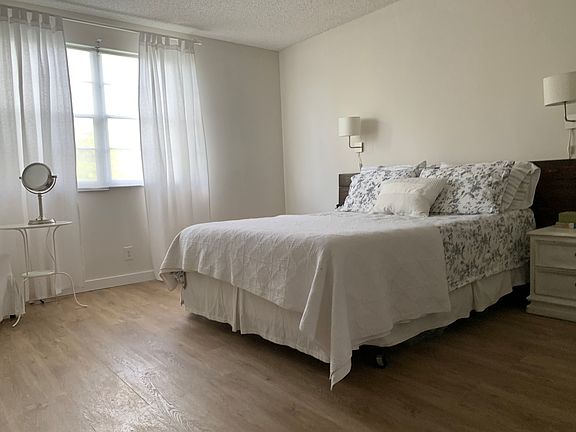 2nd image of 1601 Abaco Dr APT C3