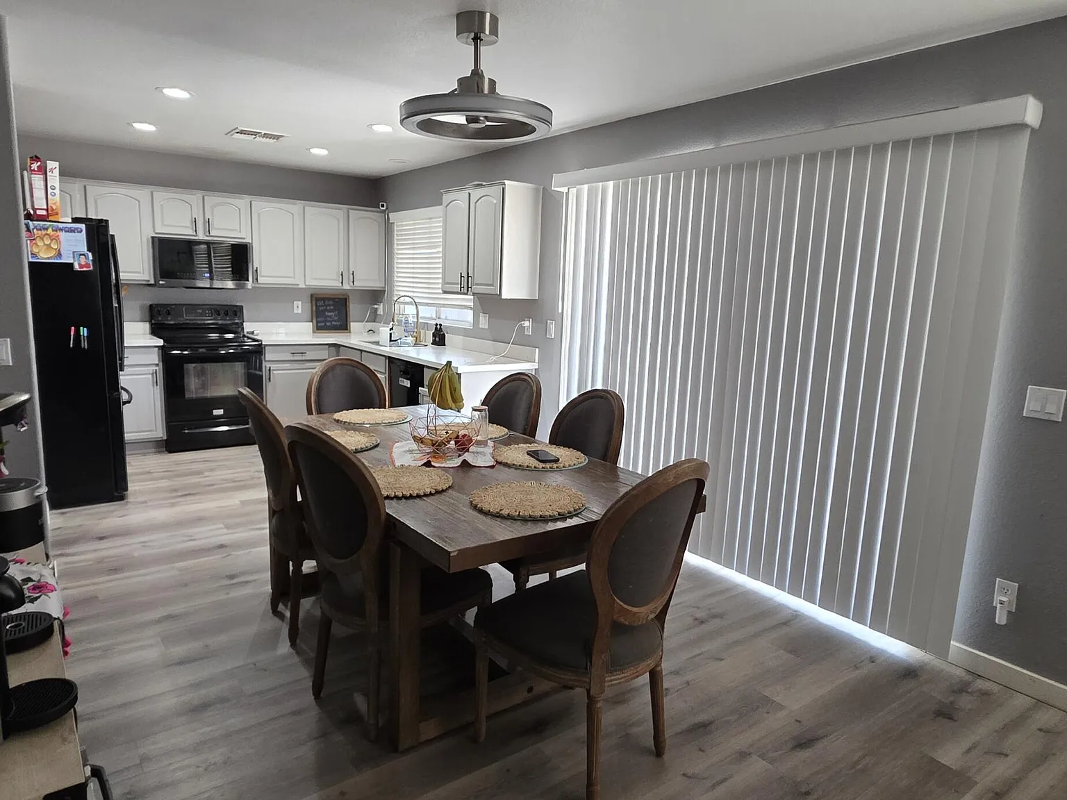 4 bed, 2.5 bath, 2035 sqft, $2,500 — Photo 3
