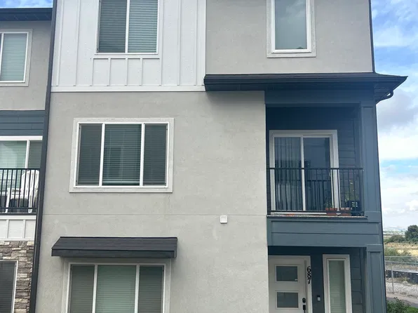 687 E 730 N, Hyrum, UT 84319